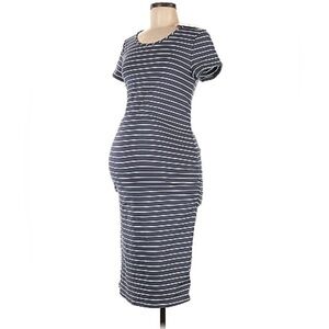 Isabel Mayernity/ Short sleeve, scoop neckline, bodycon silhouette, midi